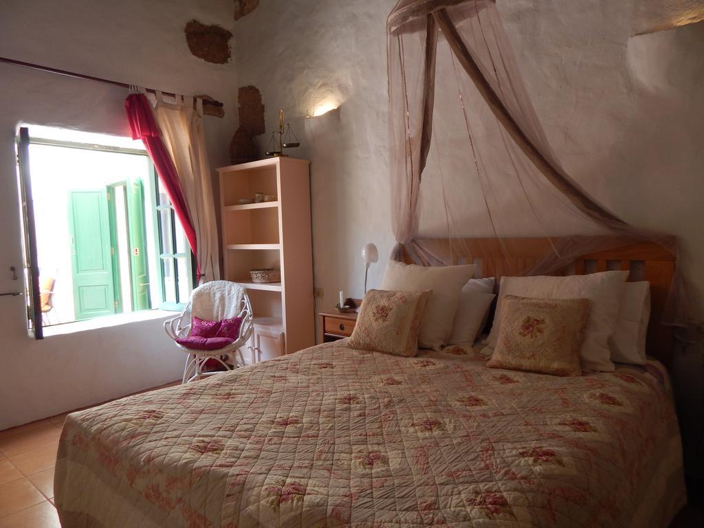 La Casa Caldera Guest House Femes Ngoại thất bức ảnh