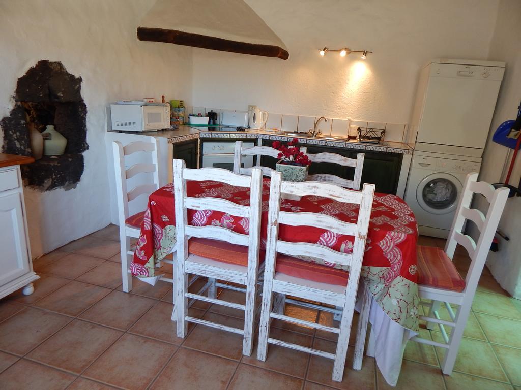 La Casa Caldera Guest House Femes Ngoại thất bức ảnh