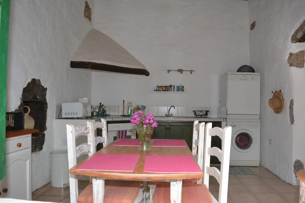 La Casa Caldera Guest House Femes Ngoại thất bức ảnh