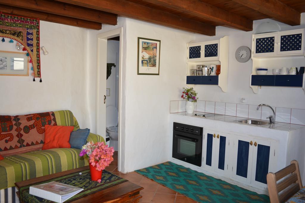 La Casa Caldera Guest House Femes Ngoại thất bức ảnh